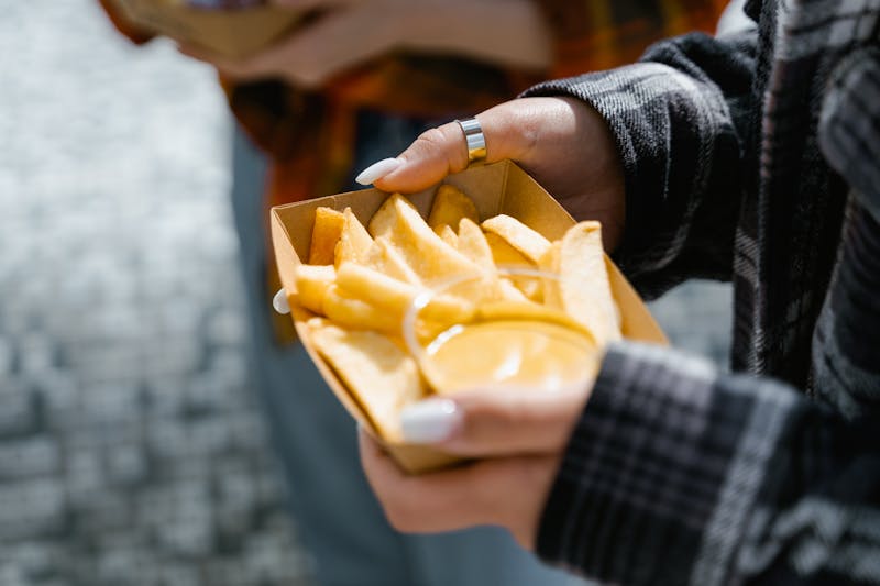 Seasoned waffle fries with dipping sauce